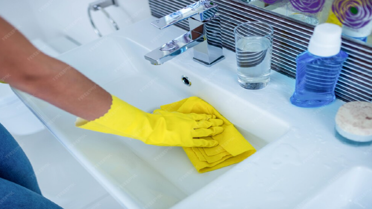 Comment éviter le calcaire dans ma salle de bains ? Astuces et conseils pratiques