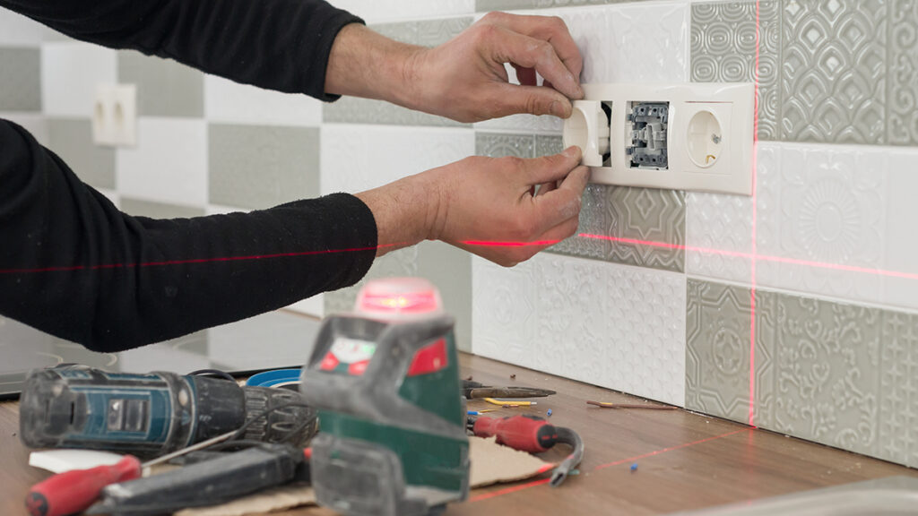 Rénovation électrique : comment un électricien peut moderniser votre maison ?