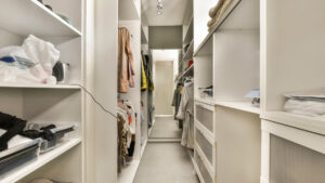 Guide De Lhabitat Guide De L Habitat Dressing Les Accessoires Indispensables Pour Un Rangement Parfait